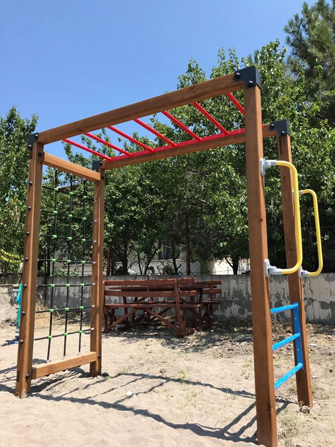 Güdül'de çocuk oyun alanları yenileniyor