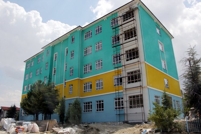 Beypazarı'nda okul inşaatı çalışmaları sürüyor