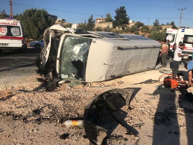 GÜNCELLEME - Gaziantep'te trafik kazası: 3 ölü, 12 yaralı