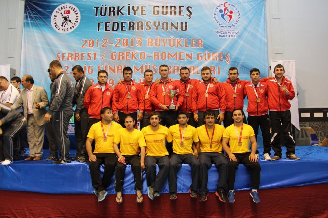 Zara Belediye Güreş Spor, süper ligde mücadele edecek