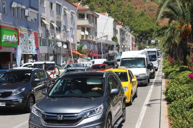 Turizm merkezi güzergahlarında bayram yoğunluğu