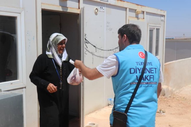 TDV, Suriye'de 350 bin kişiye kurban eti dağıttı