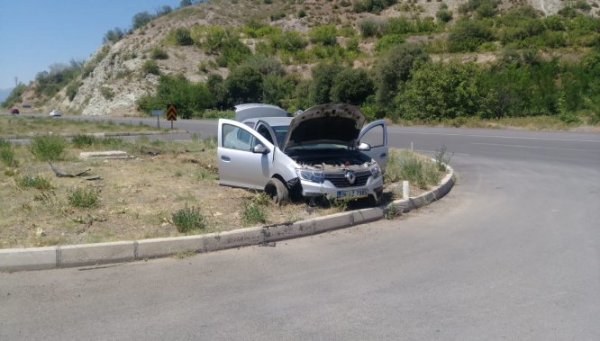 Sivas'ta trafik kazaları: 4 yaralı