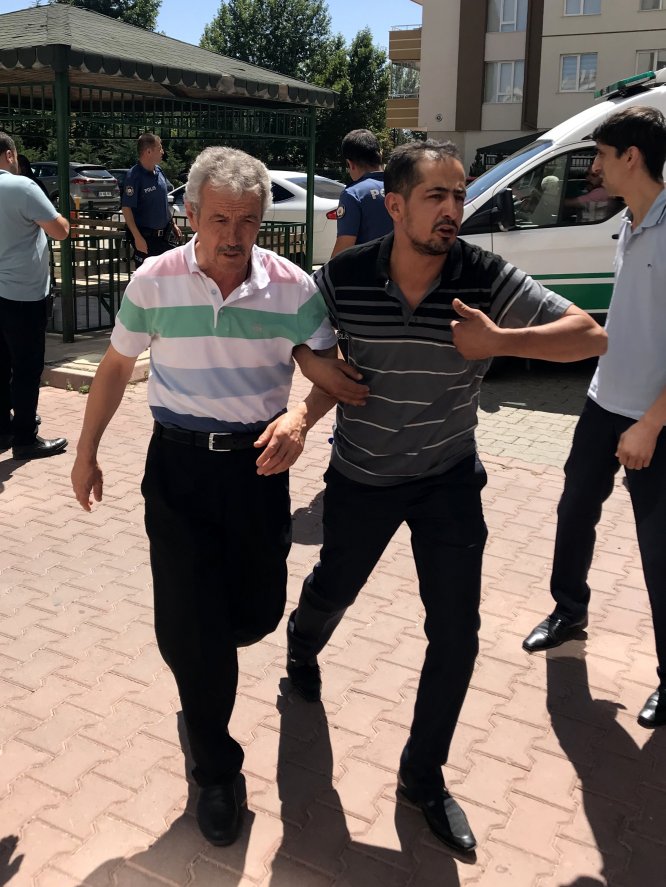 Tartıştığı üvey annesini öldürüp intihar etti