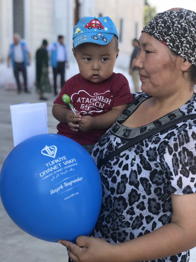 Türkiye ihtiyaç sahibi Kırgızları unutmadı