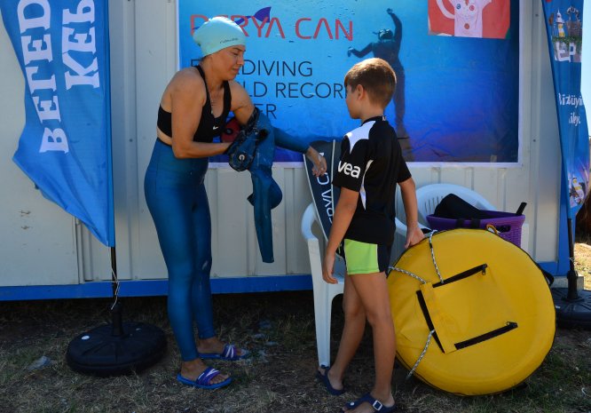 Yeni dünya rekoru için yine Salda Gölü'nü seçti