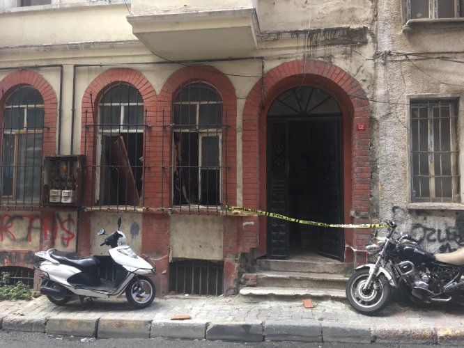 Beyoğlu'nda erkek cesedi bulundu