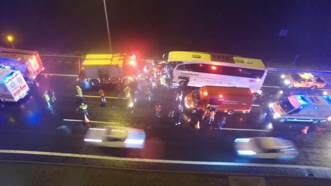 GÜNCELLEME - Anadolu Otoyolu'nda yolcu otobüsü ile tır çarpıştı