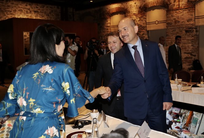 Bakan Soylu, yabancı medya temsilcileriyle buluştu
