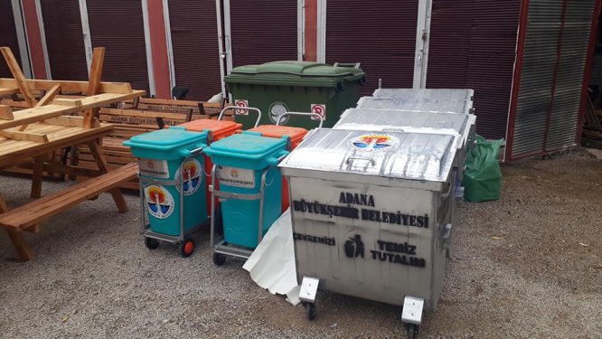 Adana'dan Boztepe Belediyesine park ve bahçe malzemesi desteği