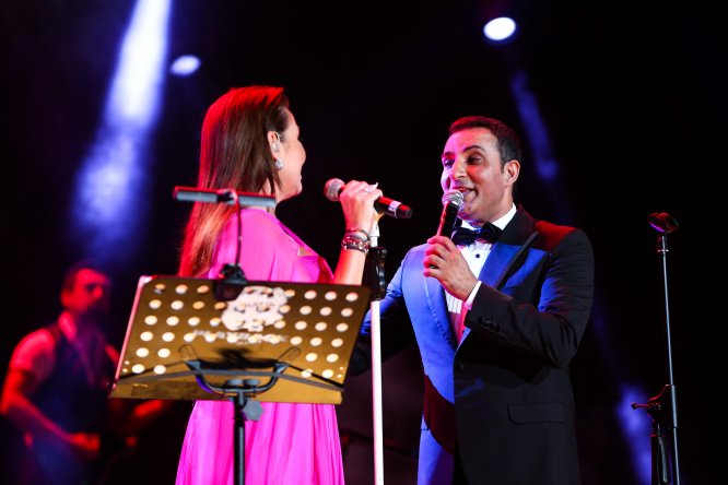 Deniz Seki ile Rafet El Roman aynı sahneyi paylaştı