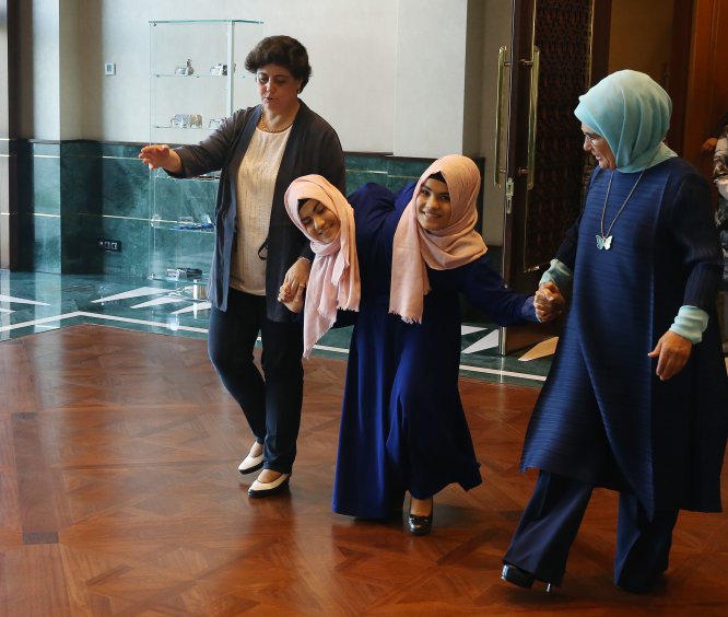 Cumhurbaşkanı Erdoğan, siyam ikizlerini kabul etti