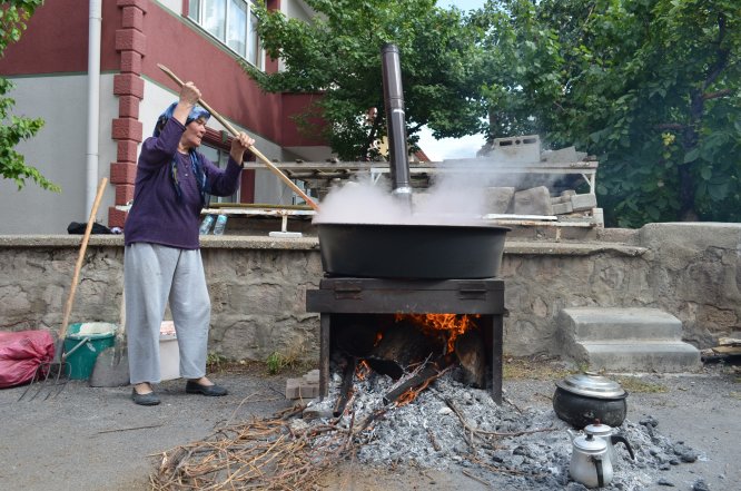 Kayseri'de ev salçası mesaisi başladı