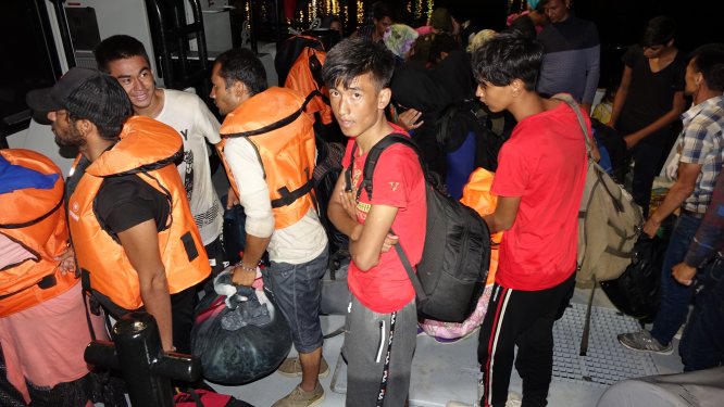 Çanakkale'de 97 düzensiz göçmen yakalandı