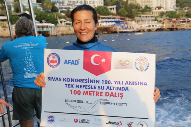 Milli sporcu Erken, Sivas Kongresi için daldı