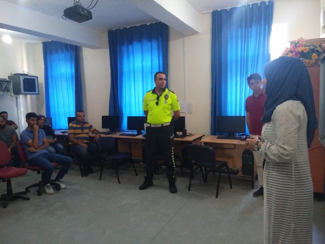 Yalıhüyük'te öğretmenlere yönelik trafik eğitimi