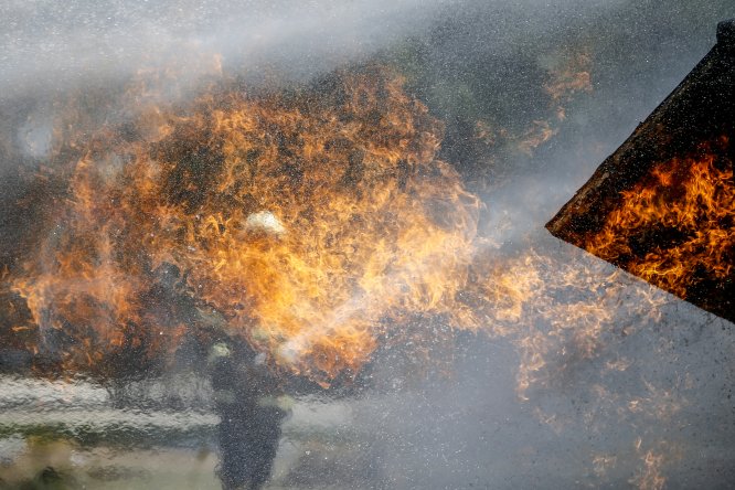 GÜNCELLEME 2 - Antalya'da LPG tankerinde yangın