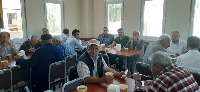 Rıza Ünal Kültür ve Cemevi'nden aşure ikramı