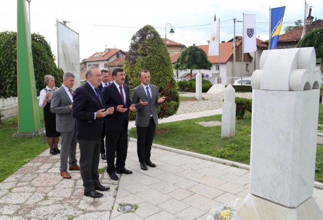 AK Parti Genel Başkan Yardımcısı Yılmaz Bosna Hersek'te