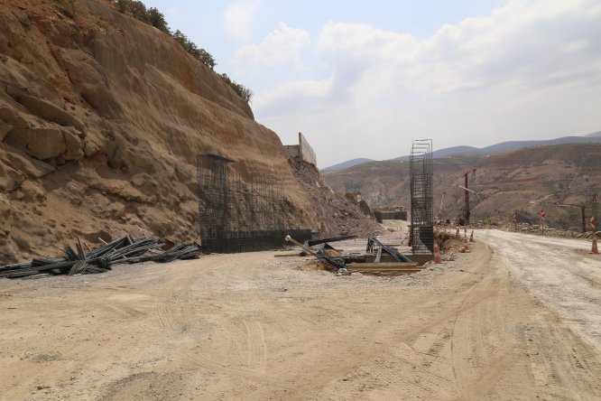 Eğiste Viyadüğü'nde çalışmalar sürüyor