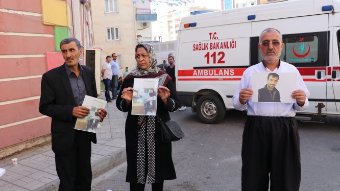 Diyarbakır annelerinin oturma eylemine İran'dan 5 aile katıldı