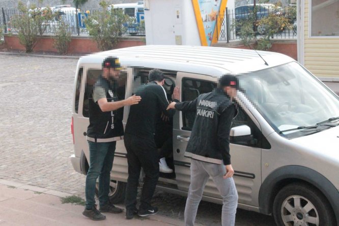 Stepneden uyuşturucu çıktı