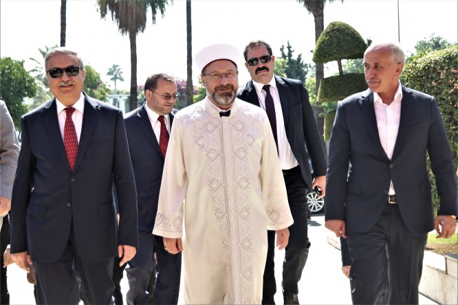 Diyanet İşleri Başkanı Erbaş'tan Mersin Valisine ziyaret