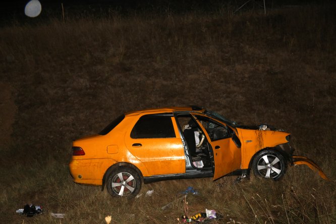 GÜNCELLEME 2 - Kastamonu'da kamyon ile taksi çarpıştı: 2 ölü, 3 yaralı