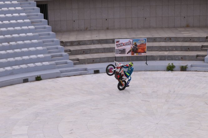 Enduro motosiklet sporcusu Coleman, Konya'da gösteri yaptı