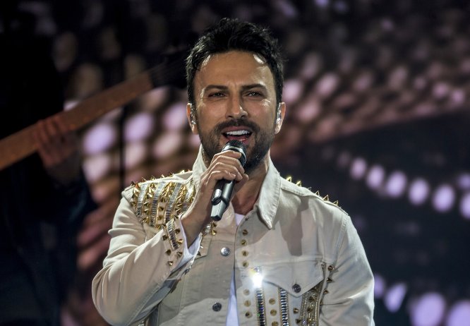 Tarkan Harbiye'de konser verdi