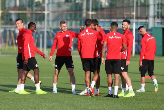 "İlk 5 haftada puan olarak beklentilerimizin altında kaldık"