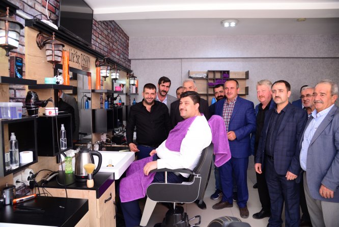 Açılışını yaptığı dükkanın ismini değiştirdi