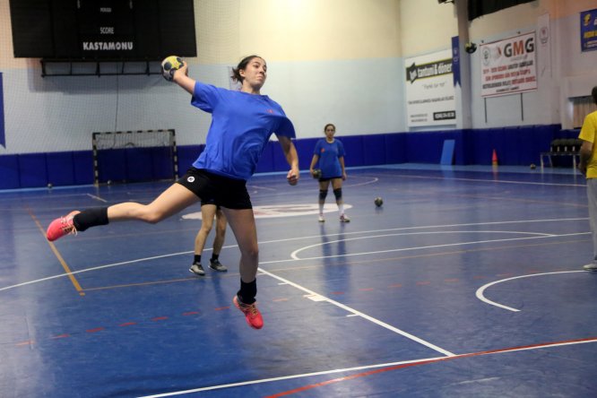 Kastamonu Belediyespor üç kupa için ter dökecek