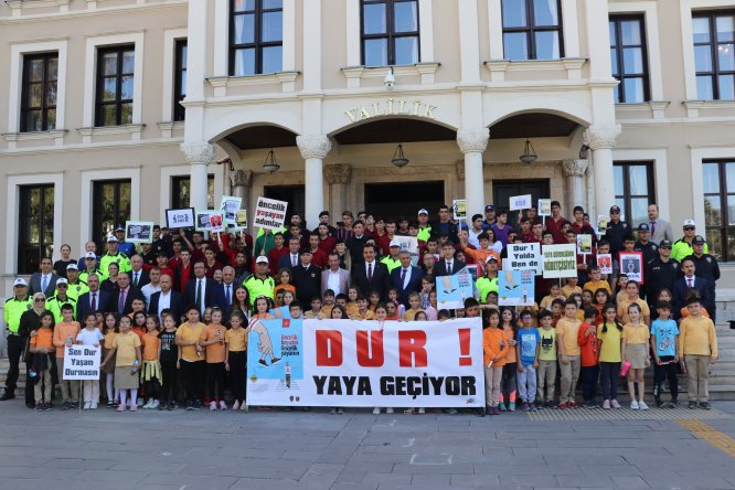 Kolluk personeli yaya nöbeti tuttu