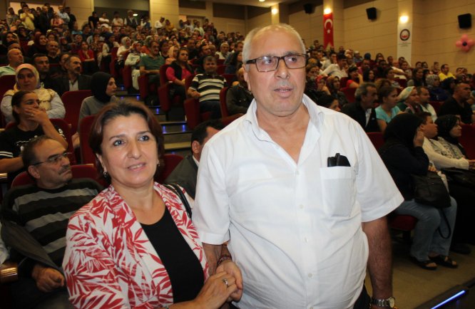 İşe yerleştirme kurasında eşinin ismini çekti