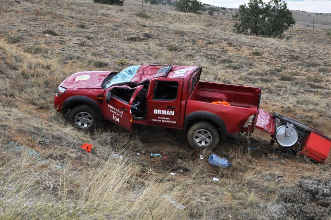 Kırıkkale'de kamyonet şarampole devrildi: 2 yaralı