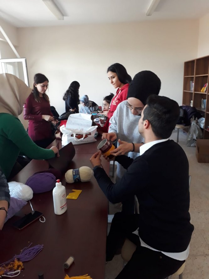 CÜ Turizm Fakültesi'nden Sevgi Evleri'ne materyal desteği