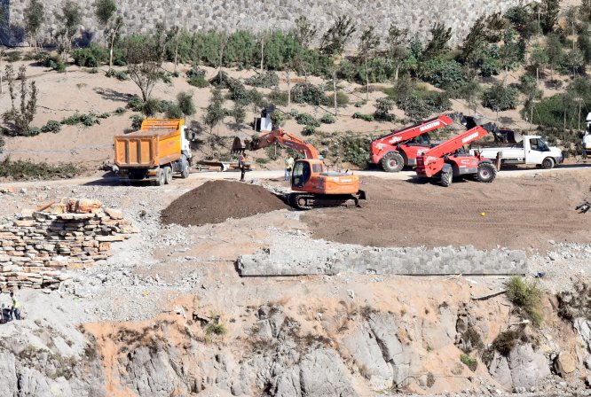 Bodrum'daki imara aykırı yapıların yıkımı sürüyor