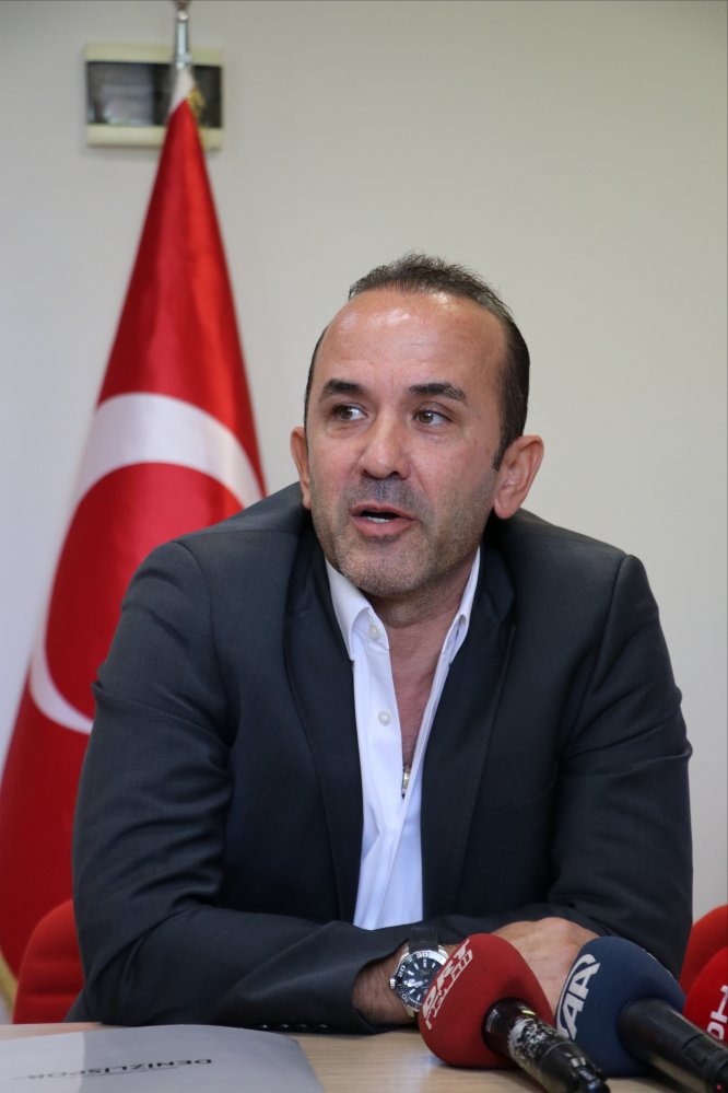 Denizlispor'da Mehmet Özdilek dönemi resmen başladı
