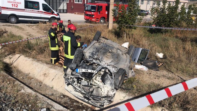 Denizli'de hemzemin geçitte kaza: 2 ölü, 1 yaralı