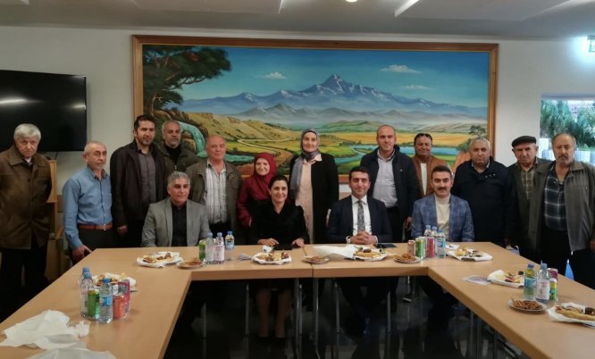 Almanya'da terör örgütü yandaşlarının saldırdığı derneğe ziyaret