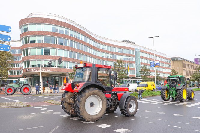 Hollanda'da çiftçilerden protesto