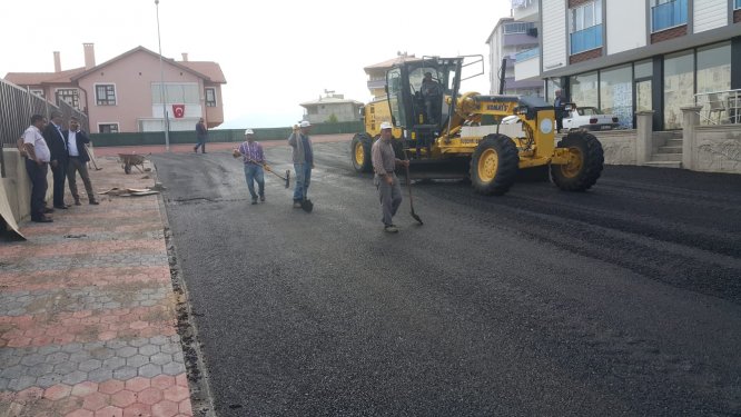 Suşehri'nde yollar asfaltlanıyor