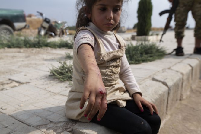 Tel Abyad'da YPG/PKK'nın eve döşediği mayın patladı: 3 sivil yaralandı