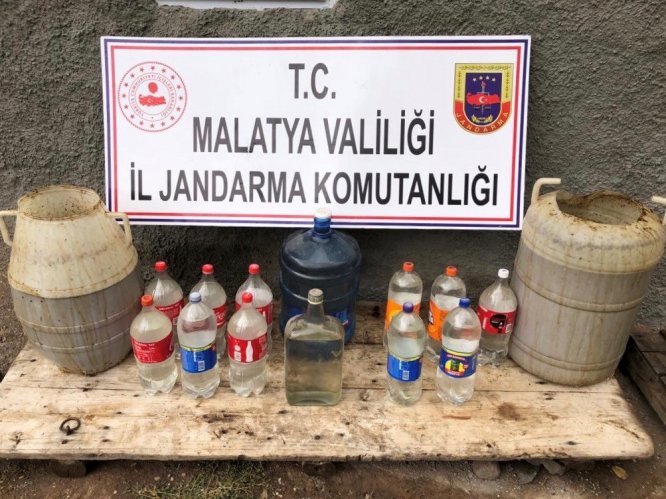 Malatya'da bin litre sahte içki ele geçirildi
