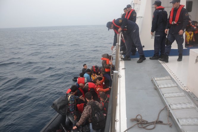 Bir haftada bin 915 düzensiz göçmen yakalandı
