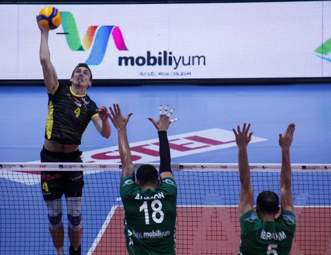 Voleybol: AXA Sigorta Efeler Ligi