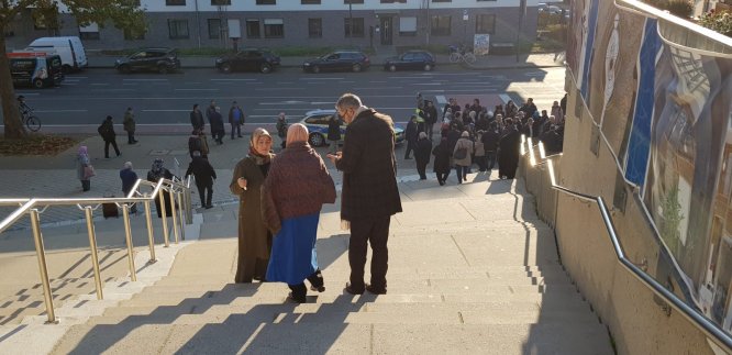 Almanya'daki Diyanet İşleri Türk İslam Birliği Genel Merkezi'ne bomba ihbarı