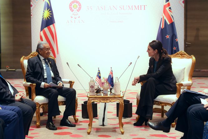 Mahathir, Yeni Zelanda Başbakanı Ardern ile görüştü