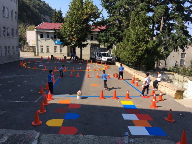 Trabzon'da ilkokulların bahçelerine geleneksel oyun olanları